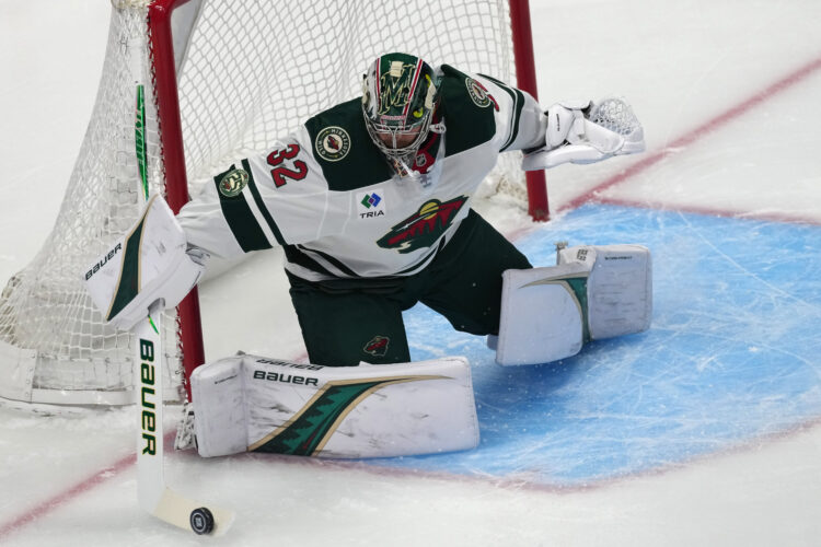 MacKinnon has goal and 2 assists in 5-2 win over Wild as Avalanche take 2-0 lead in series
